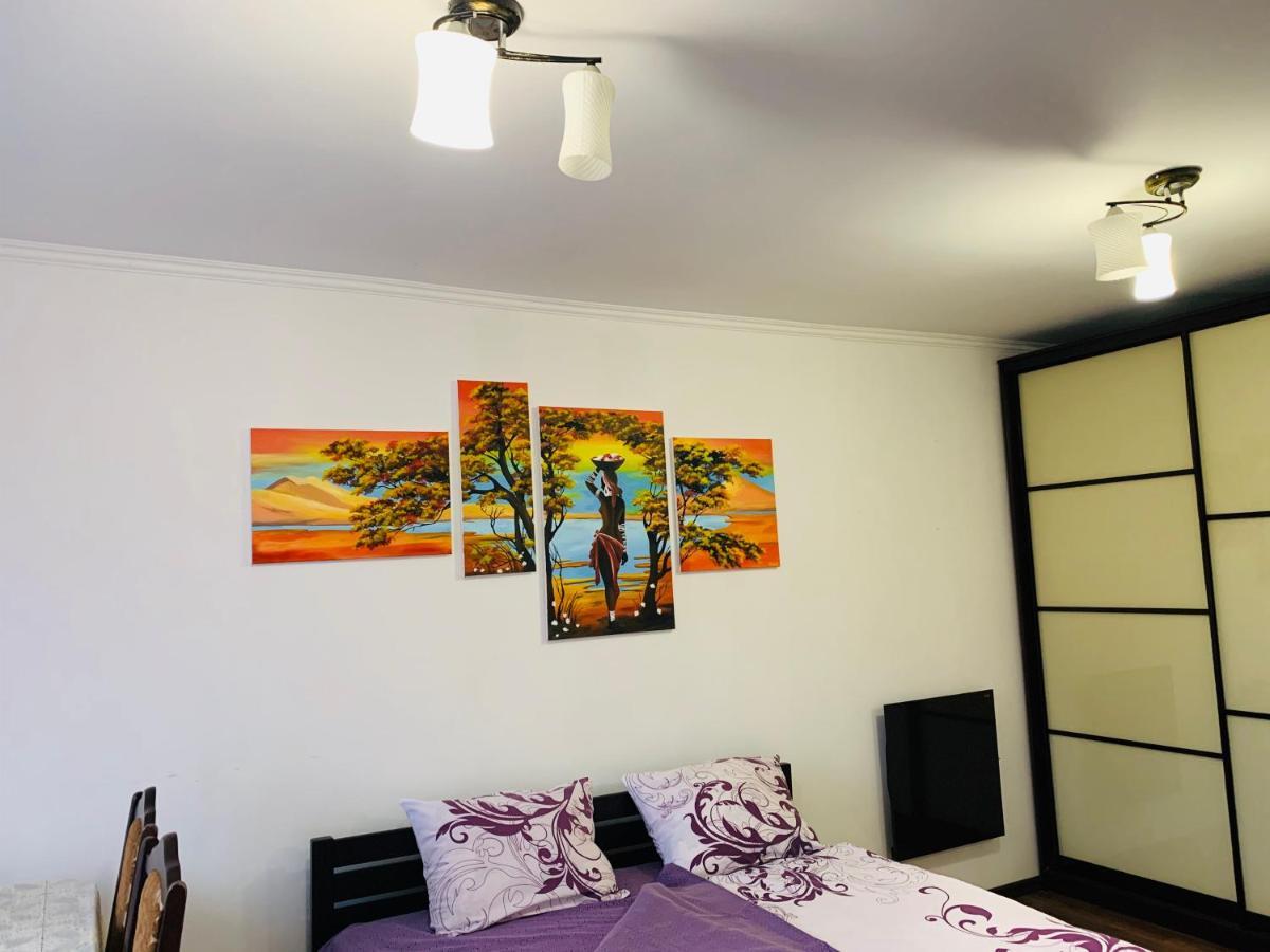 Apartment Rovno Rivne Eksteriør bilde