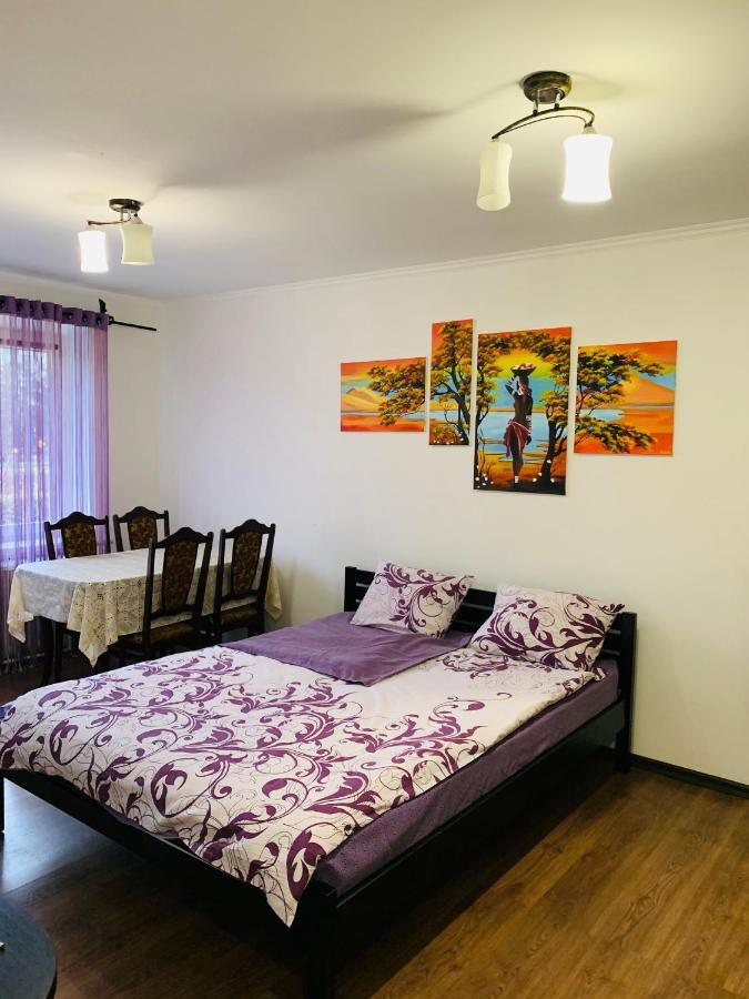 Apartment Rovno Rivne Eksteriør bilde